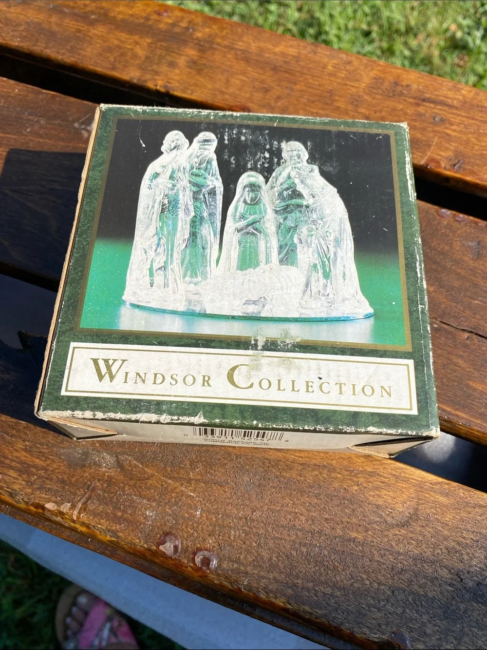Vintage Windsor Collection Miniature 6-Piece Glass Nativity Set w/ Mirror 1990s